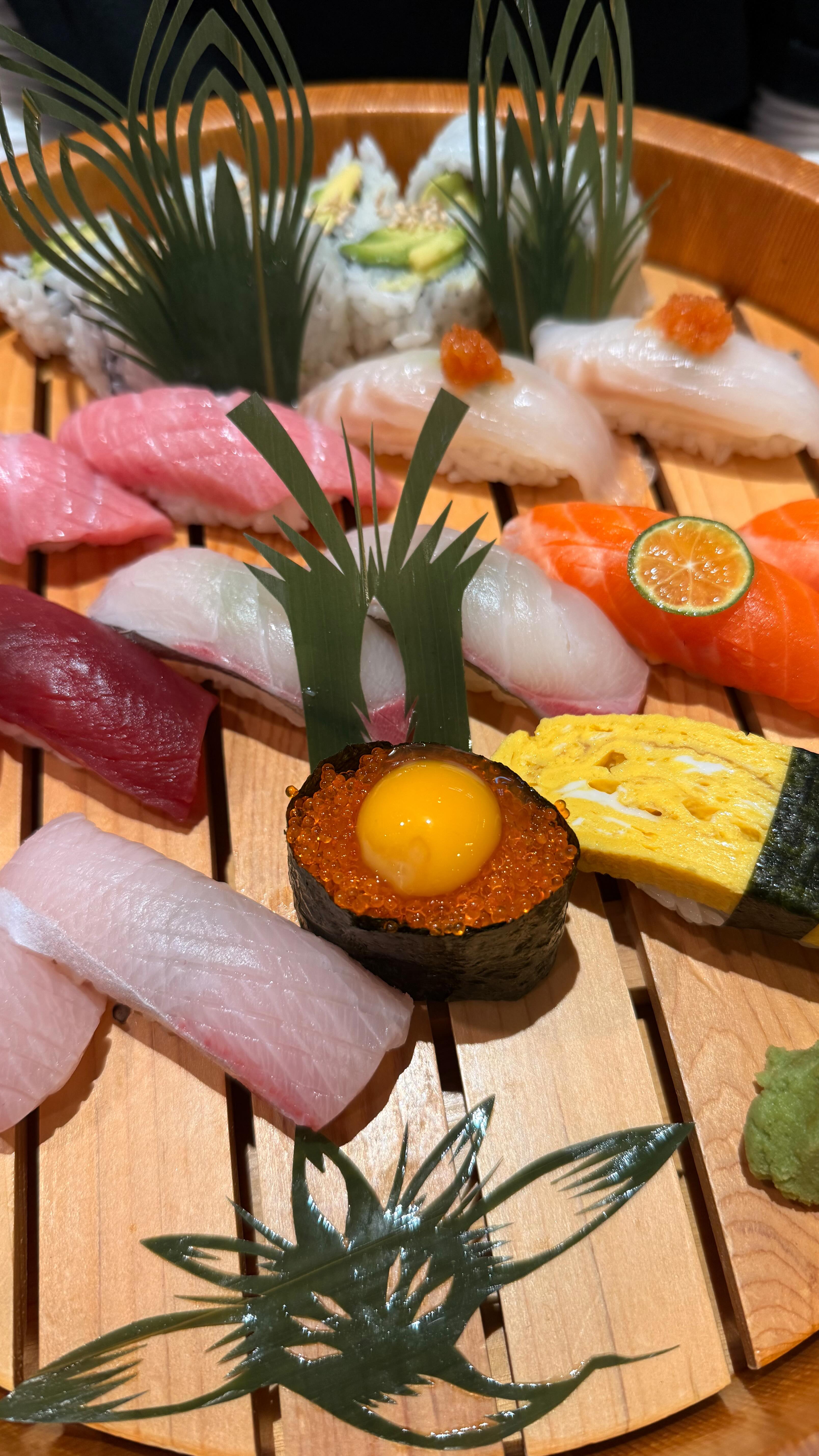 ・
Beautiful sushi, fresh taste 🍣✨
We are ready for you!!!
・
#sushi #sashimi #japaneserestaurant #vancouver #yvrfoodie