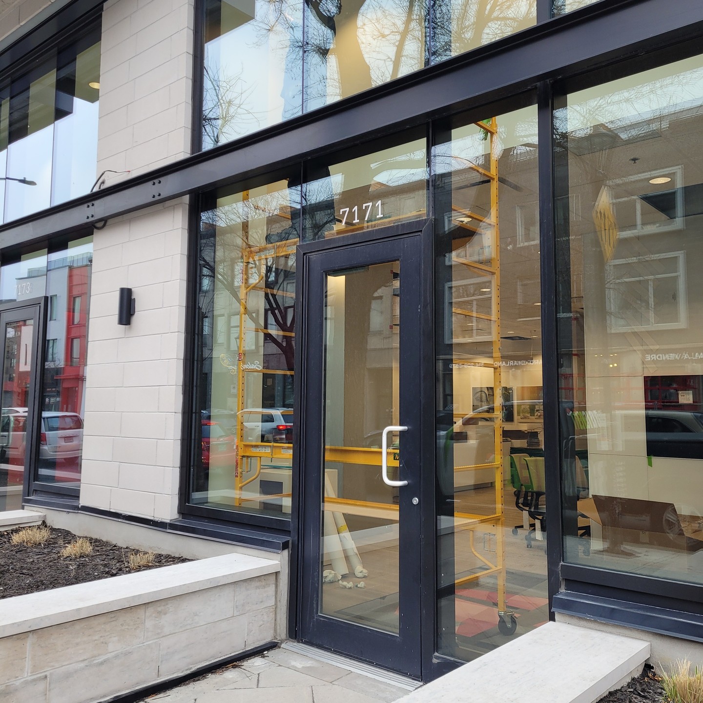 🛡Installation pellicule de sécurité S800 de 3M pour la nouvelle succursale de Banque Scotia St-Laurent🛡
La pellicule sécurité la plus performante sur le marché pour protéger vos bureaux ou votre maison!
Pour plus d'information, vous pouvez nous contacter ou visiter notre site: www.stiick.ca
#3mwindowfilm
#3mfilms
#windowfilm
#windowfilmcanada