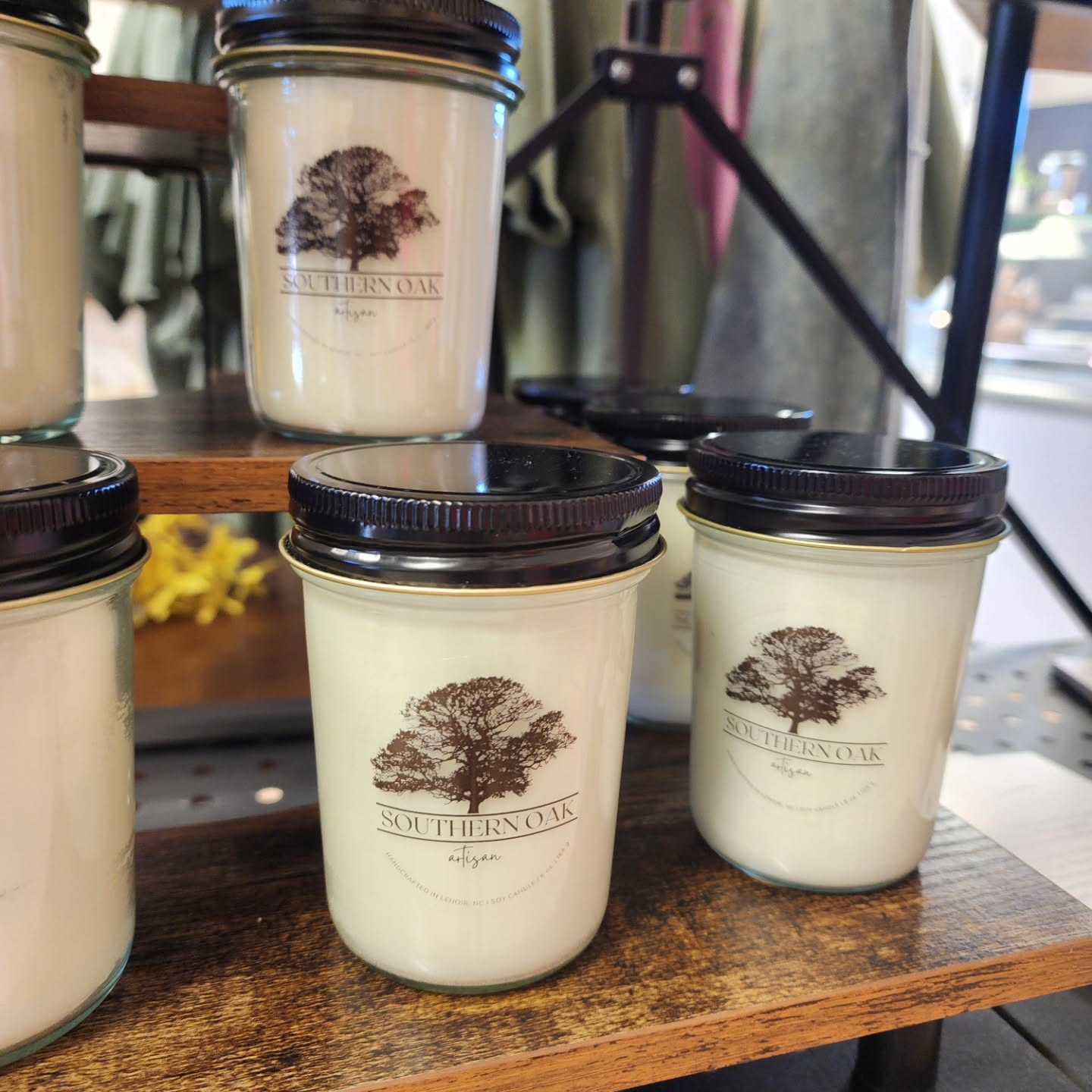 You can now find a little piece of Southern Oak Artisan at Hive & Vine in Hudson, NC!🐝We love partnering with local businesses that believe in shopping small and supporting handcrafted products. If you're nearby, be sure to stop in and say hello!📍 @hiveandvine_beeyoutiful